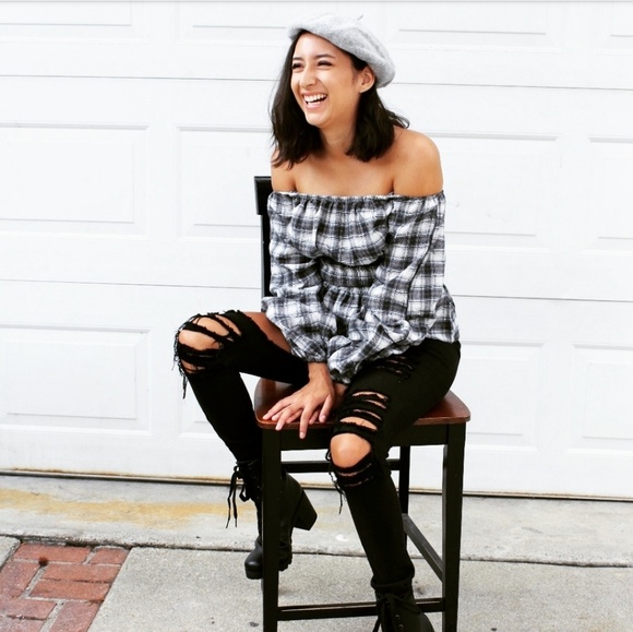 🚨//The Ginger// plaid puff sleeve Blouse - Picture 2 of 8